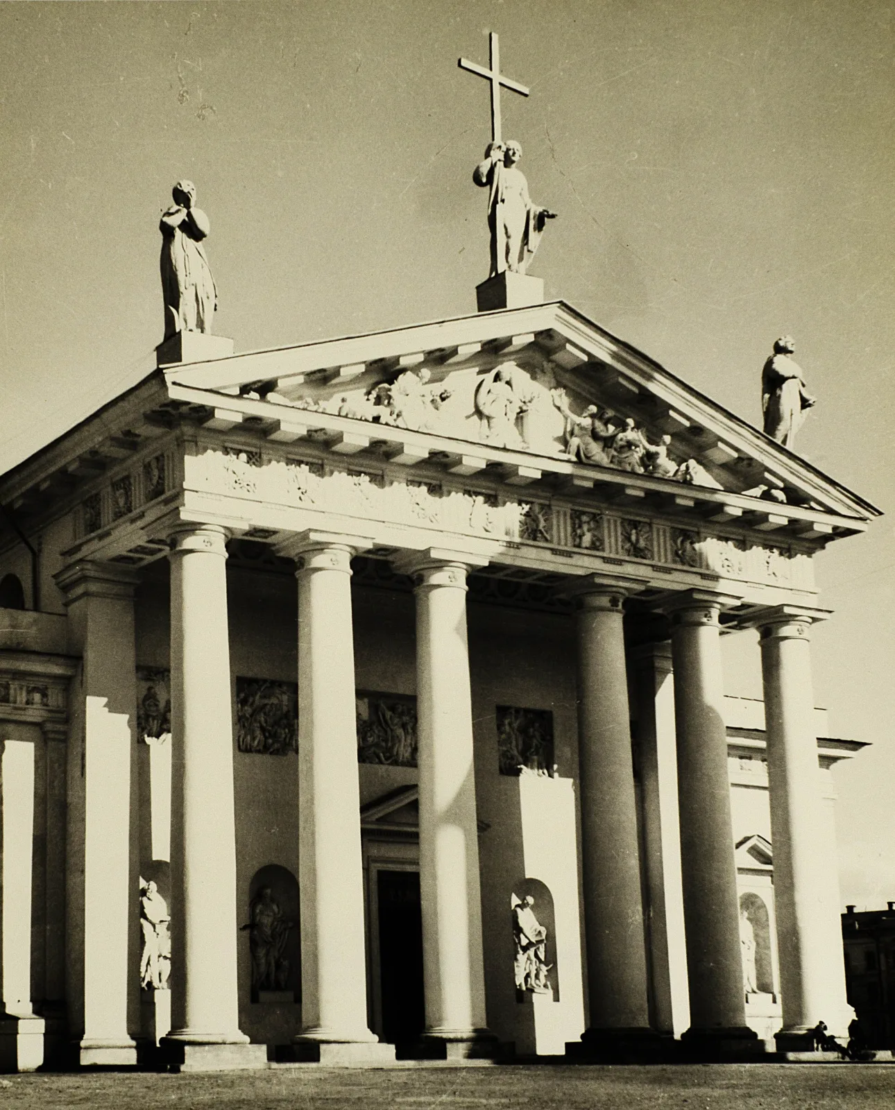Kazys Daugėla – Vilniaus Katedra ir Vilniaus Šv. Petro ir Povilo bažnyčia