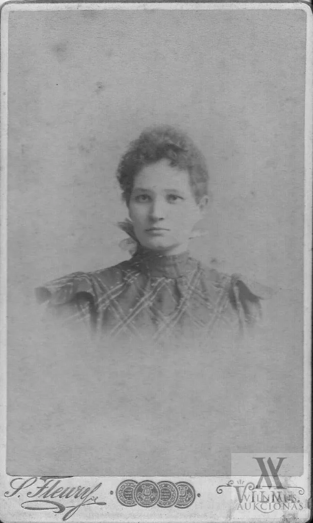 Stanisławas Filibertas Fleury – Jaunos moters portretas (carte de visite)