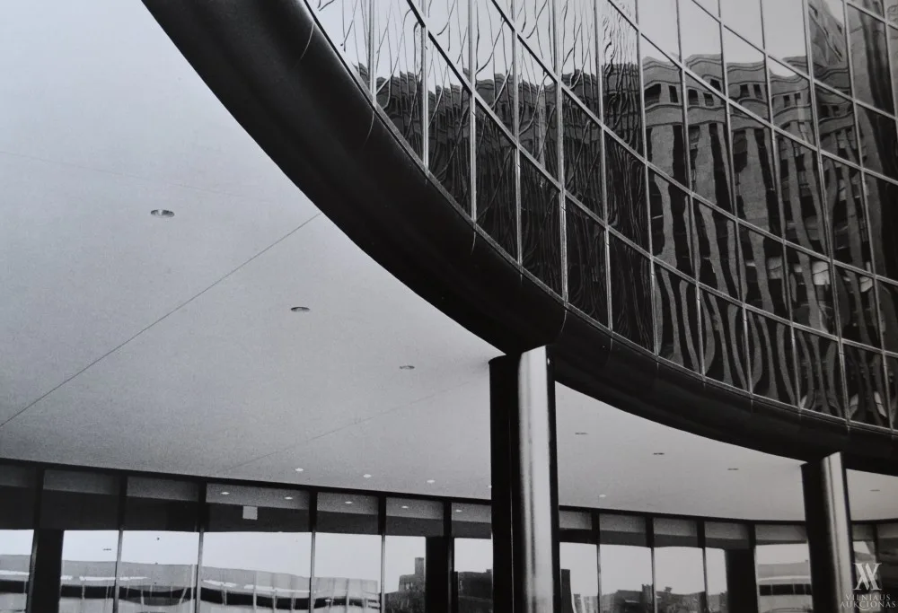 Algimantas Kezys – 300 South River Plaza, Chicago