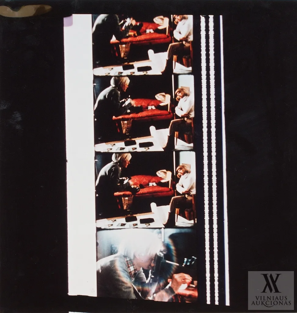 Jonas Mekas – Autoportretas iš kino juostos. Andy Warholas su pozuotoja.