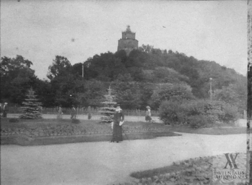 Fotografas Nežinomas – Gedimino kalno papėdėje
