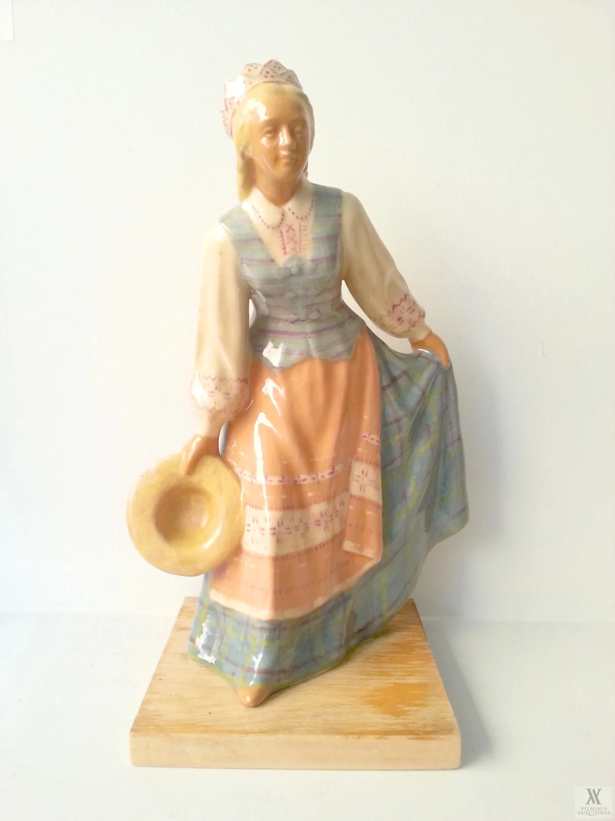 Leokadija Belvertaitė (1904–1992) | Kauno kombinatas „Dailė“ – Kepurinė