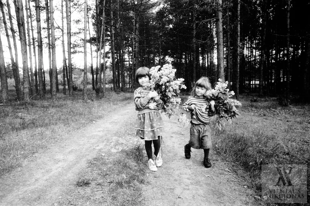 Algimantas ir Mindaugas Černiauskai – Vaikai Maksimonių kaime