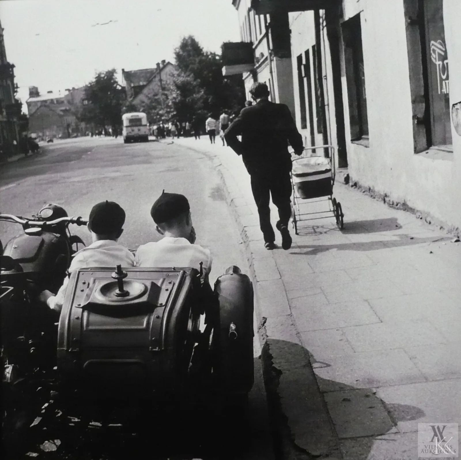 Antanas Sutkus – Vilnius, Kalvarijų g. Broliai
