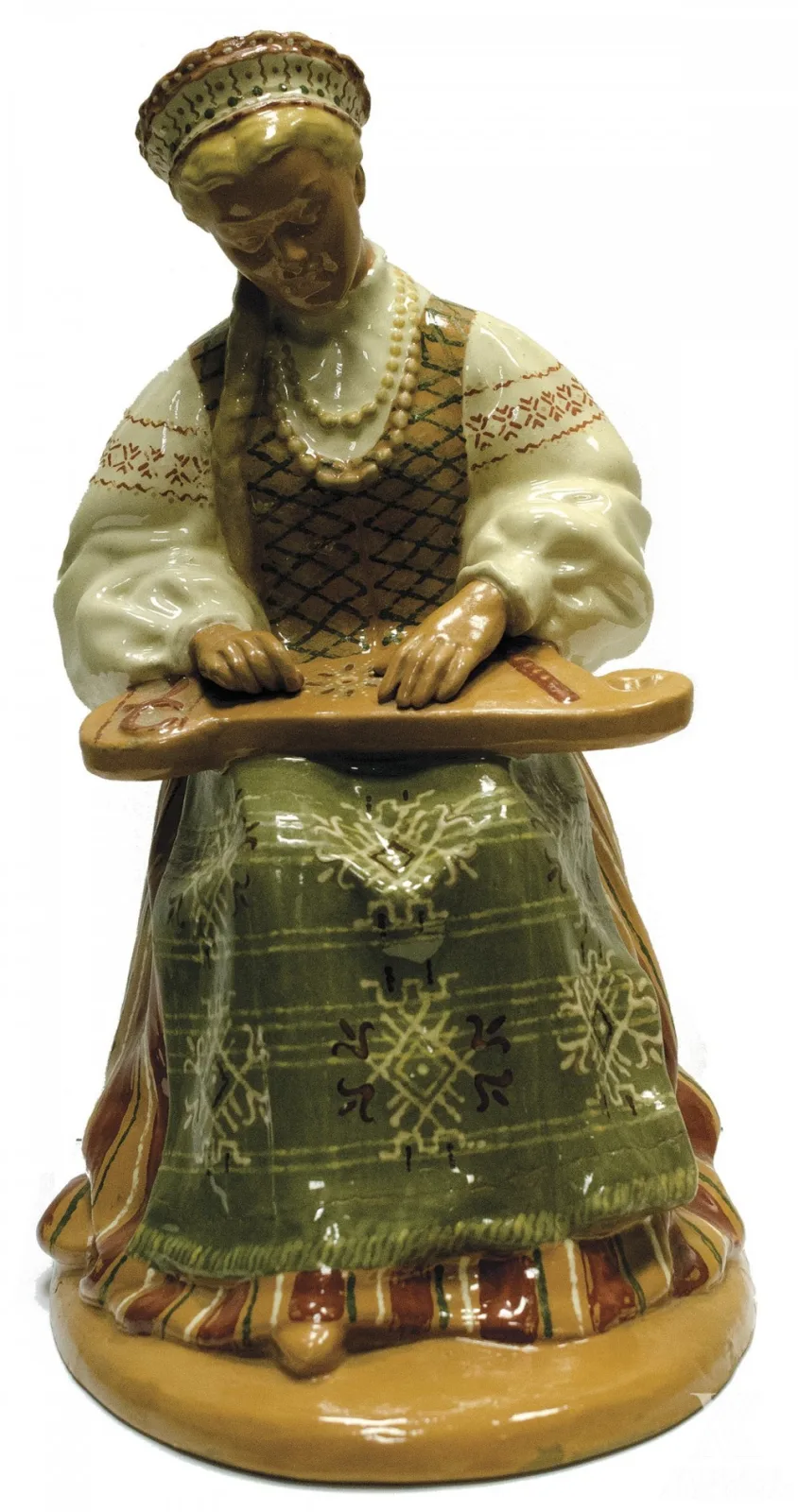 Leokadija Belvertaitė (1904–1992) | Kauno kombinatas „Dailė“ – Kanklininkė
